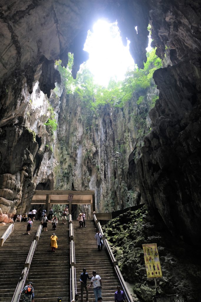 Kuala Lumpur, the Asian powerhouse and Batu Caves ~ Batnomad