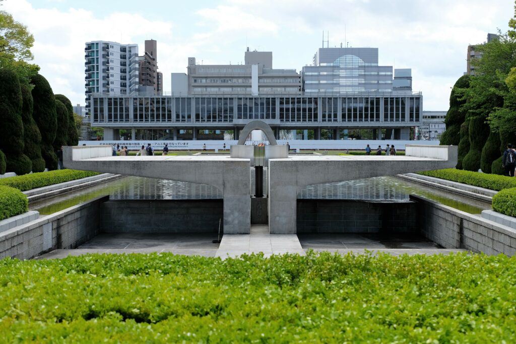 Hiroshima Memorial, Genbaku Dome, Hiroshima Castle ~ Batnomad