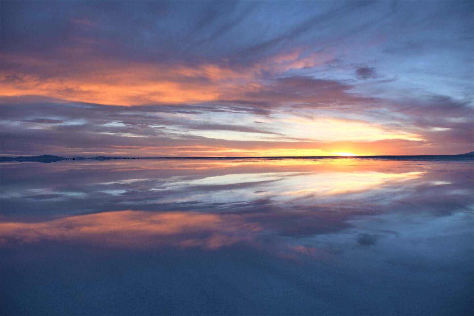 Salar de Uyuni, Uyuni Salt Flat, amazing sunset ~ Batnomad